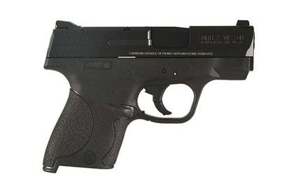 Smith & Wesson M&P40 Shield Gen 1: Compact .40 S&W Concealed Carry Pistol