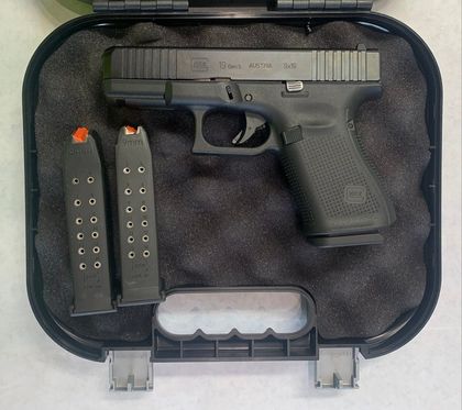 Glock 19 Gen 5 - Versatile 9MM Striker Pistol, 15-Round Capacity, Black